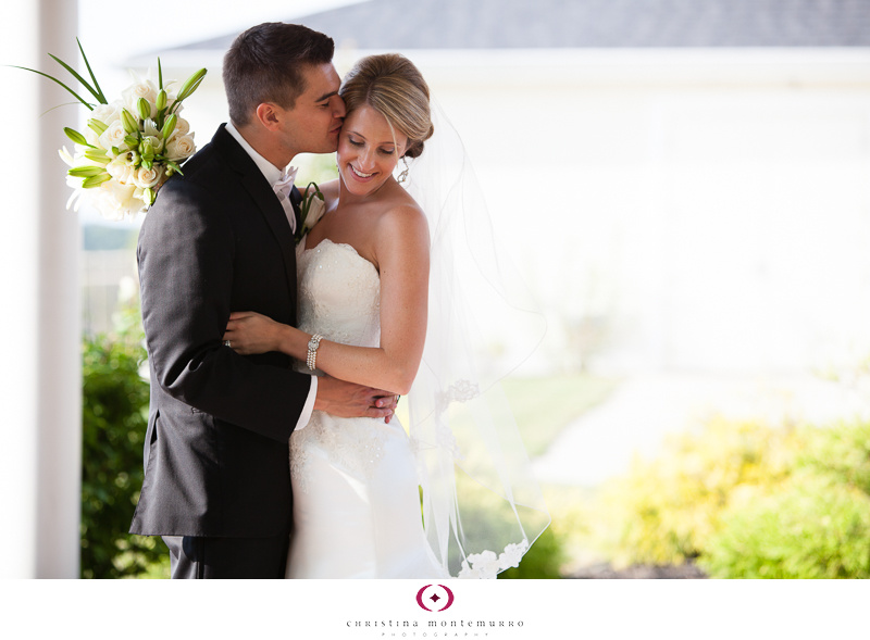 Lindsey Dan Twelve Oaks Mansion Cranberry gazebo white rose bouquet