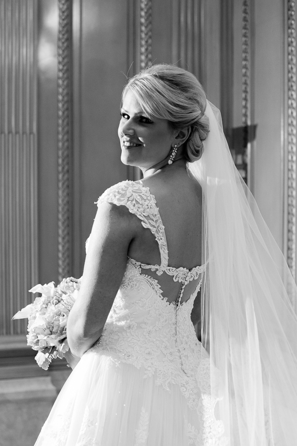 Classic Bridal Portrait in the Carnegie Museum Founders Room